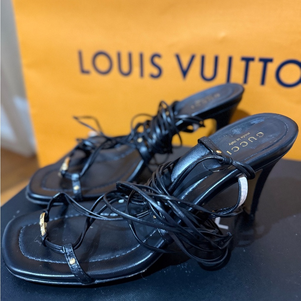 Gucci Elegant Black Lace-Up Heels